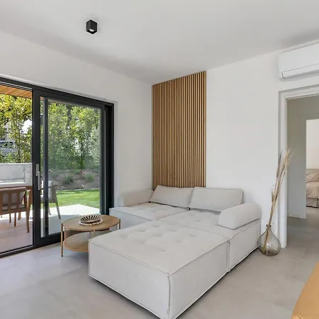 Luma With Private Pool Villa *