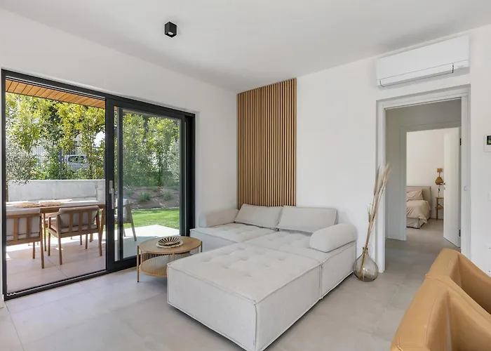 Luma With Private Pool