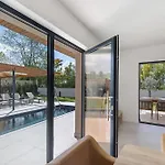 Luma With Private Pool Villa *