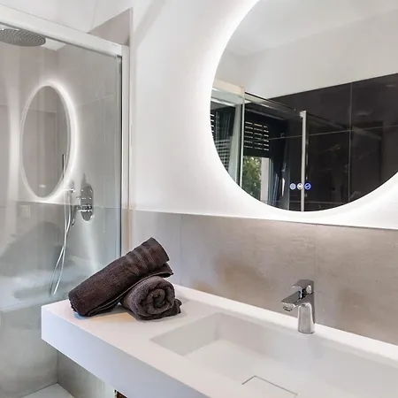 Luma With Private Pool