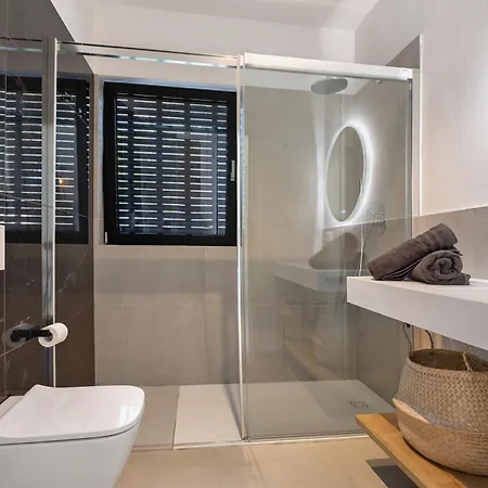 Luma With Private Pool * Λατζίζε