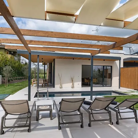 Luma With Private Pool