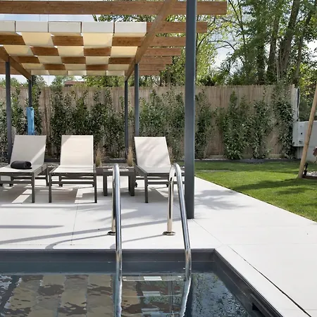 Luma With Private Pool Willa